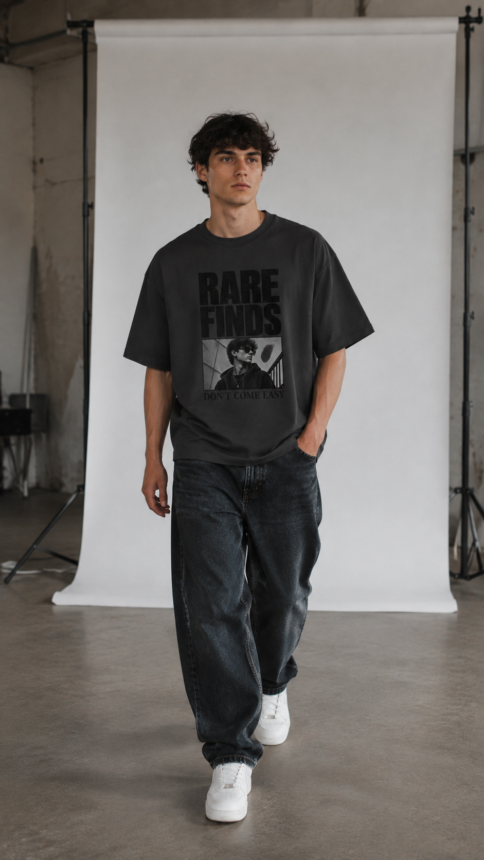 rare finds -Men's Box Tee